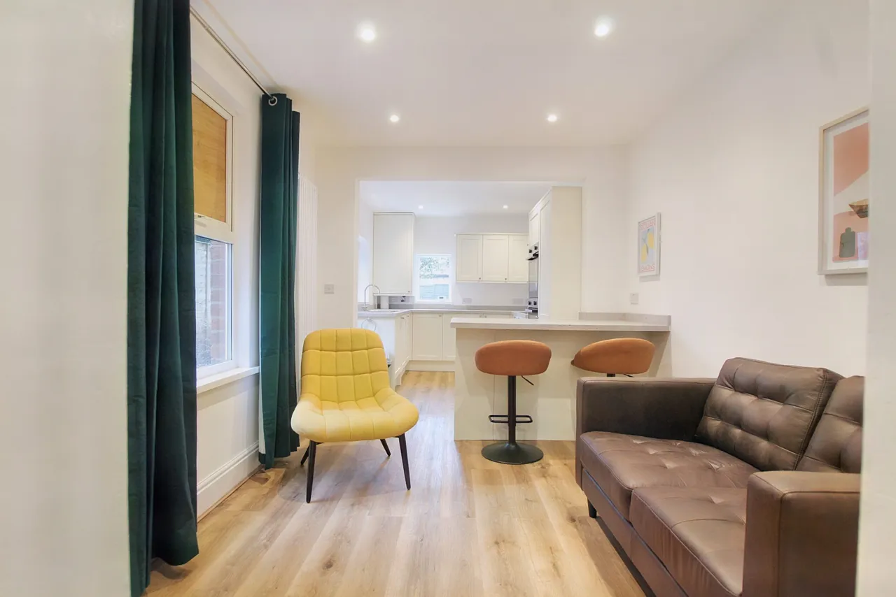 Room 1, 155, Tredworth Road, Gloucester, GL1 4QZ, photo 2