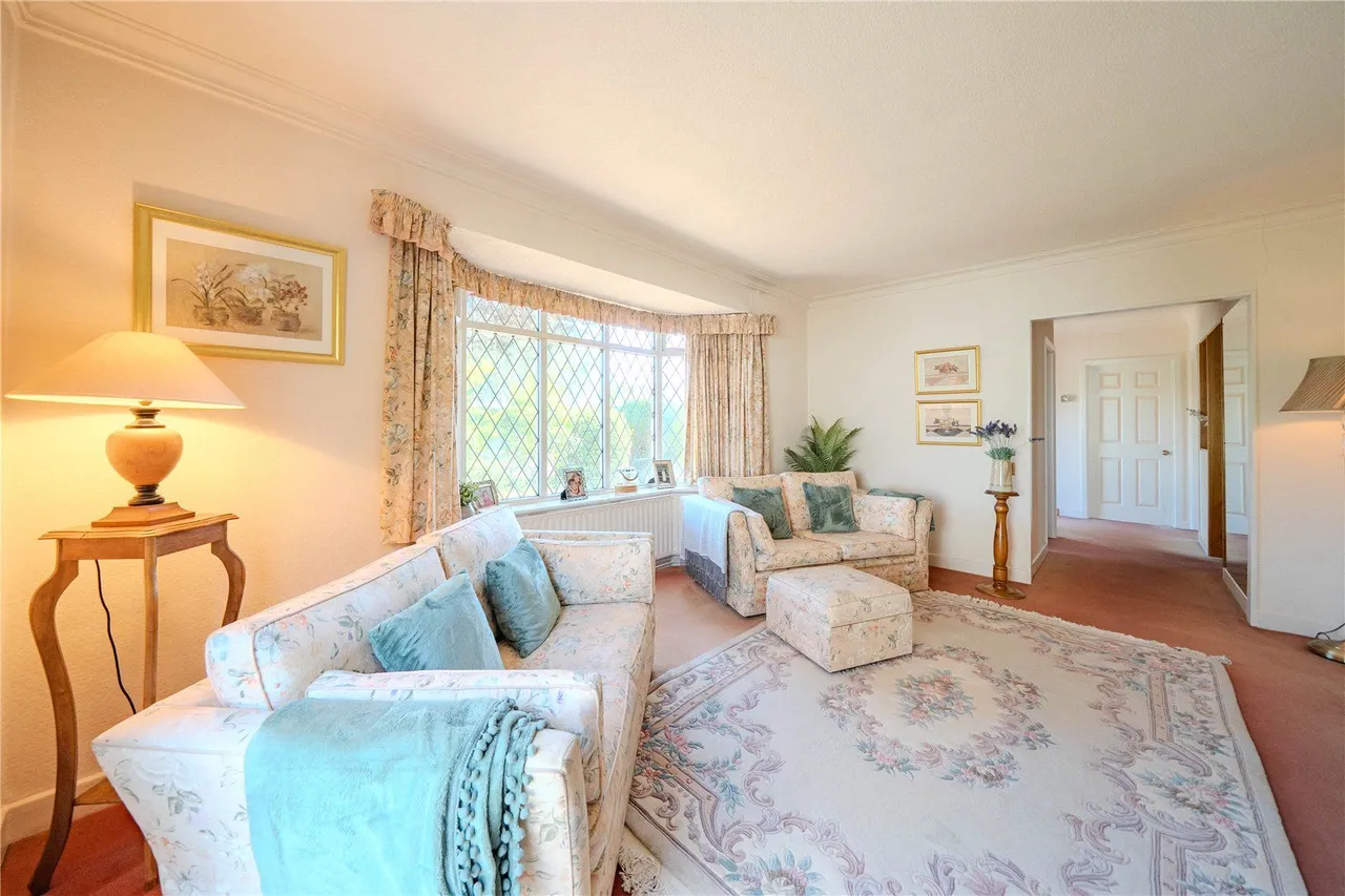 Rockwood Crescent, Calverley, LS28, photo 13