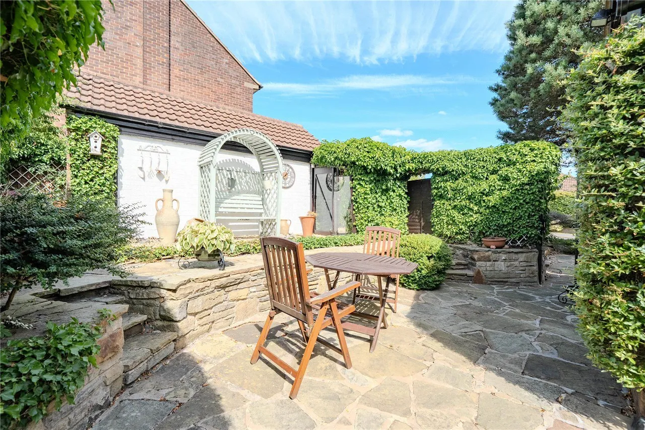 Rockwood Crescent, Calverley, LS28, photo 21