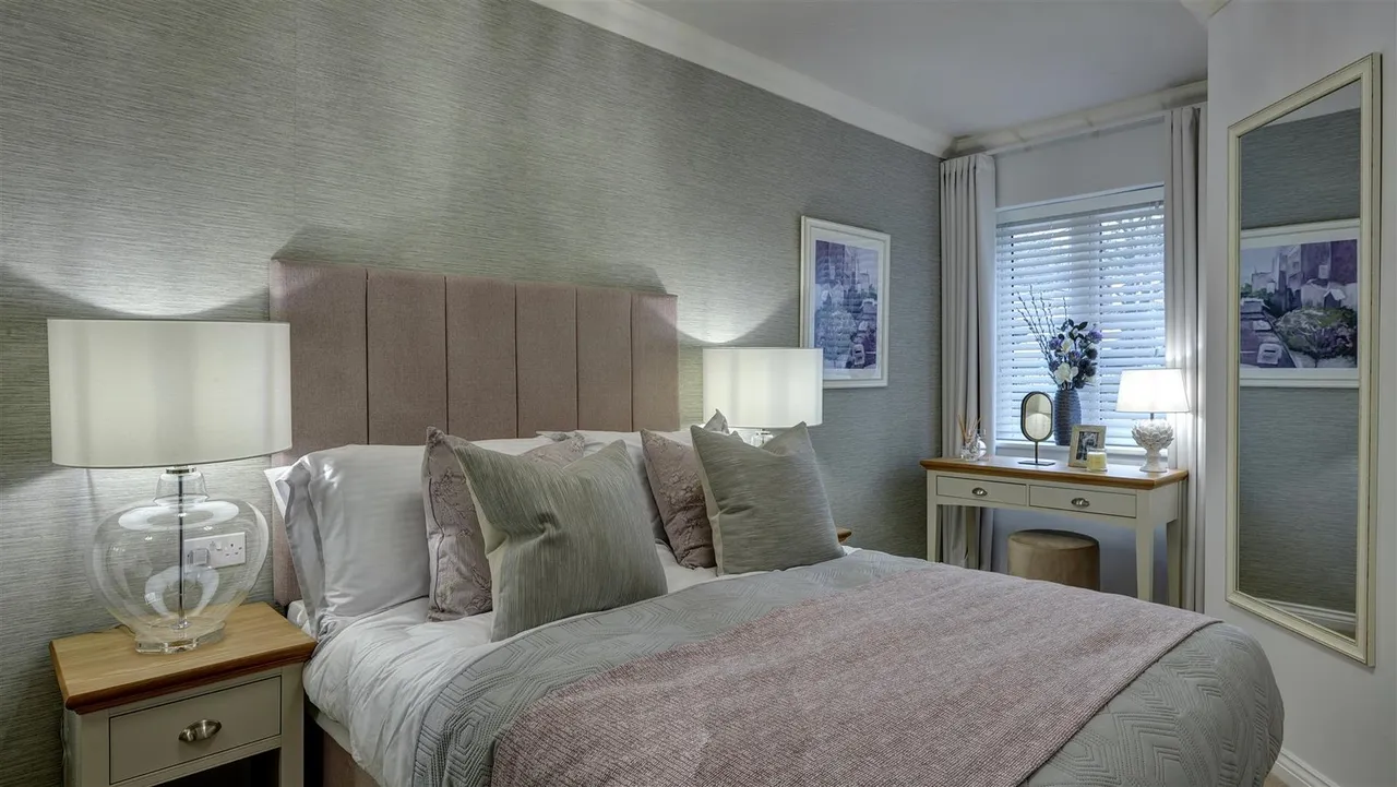 Great Tattenhams, Epsom, KT18 5SF, photo 11