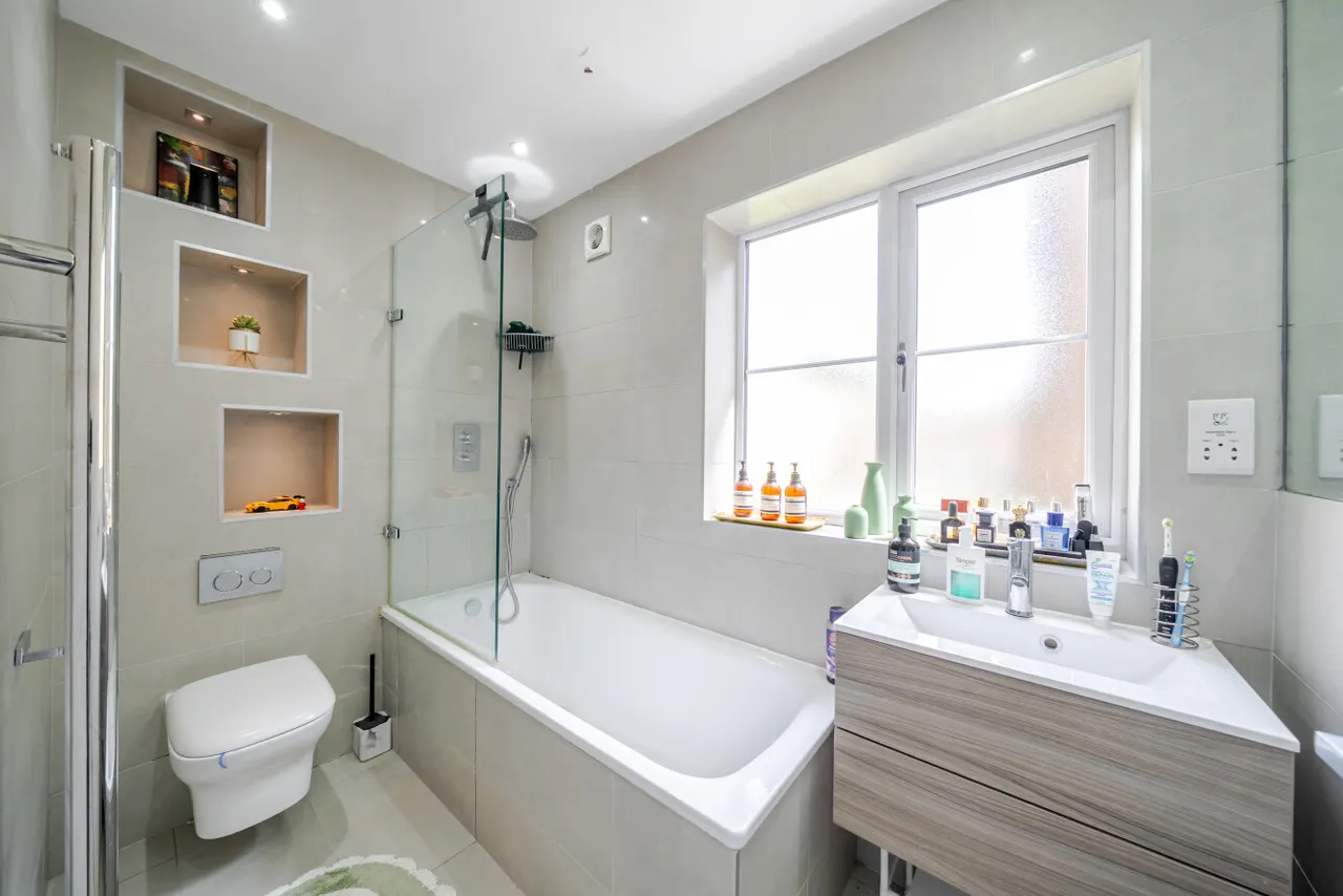 Clapham Common South Side, Clapham, London, SW4, photo 11