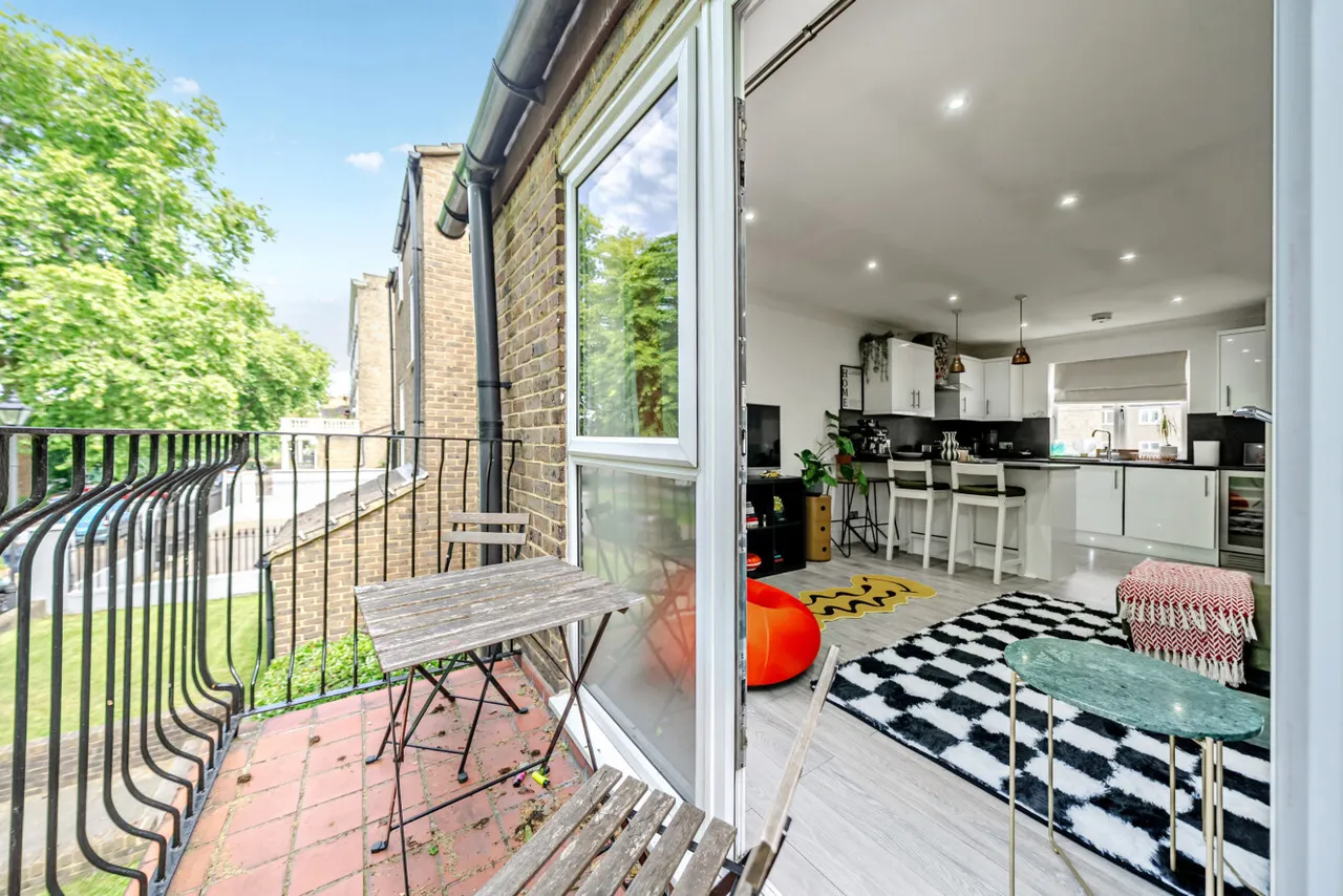 Clapham Common South Side, Clapham, London, SW4, photo 4
