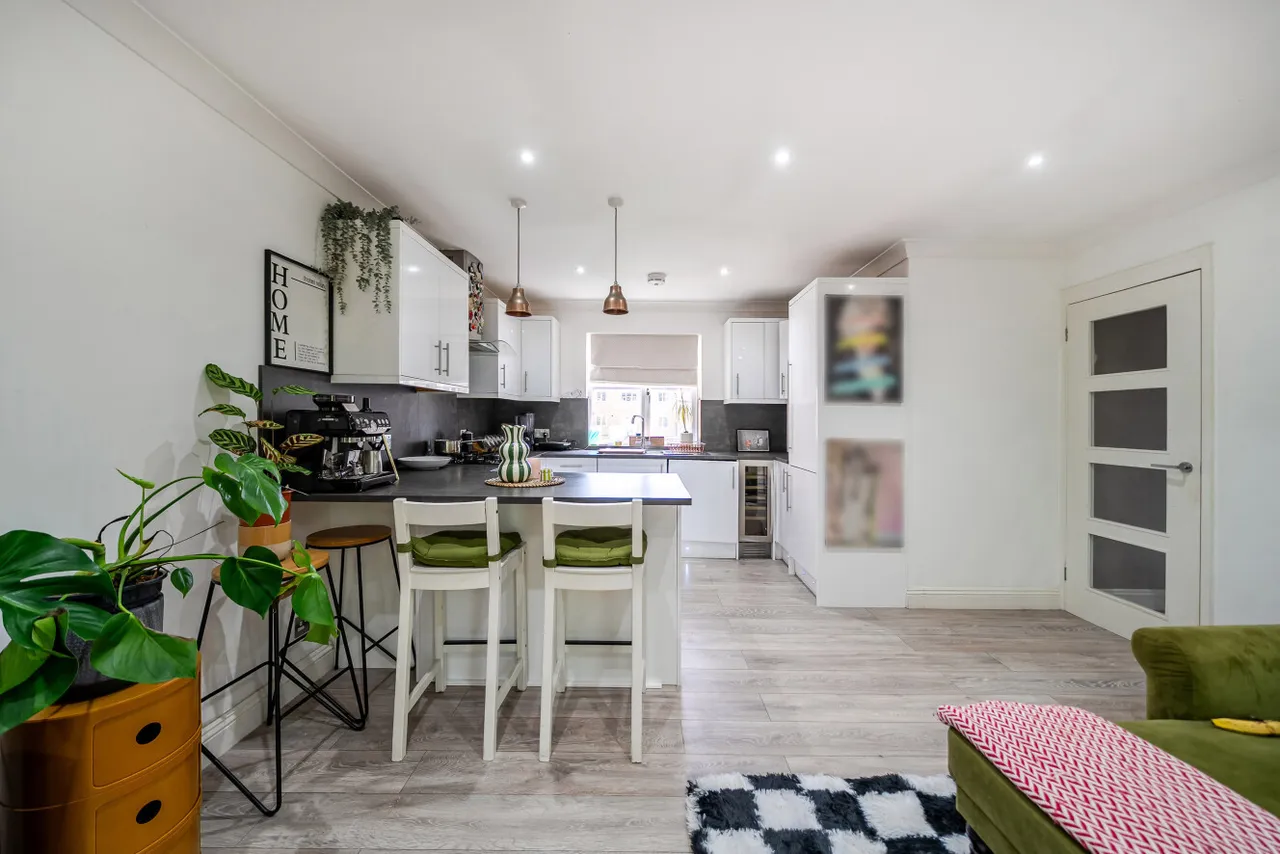 Clapham Common South Side, Clapham, London, SW4, photo 5