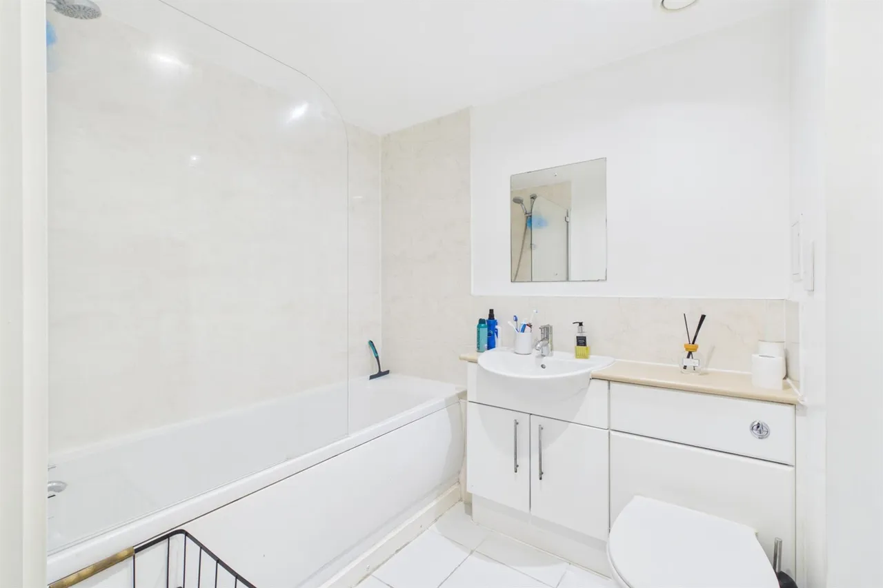 Durnsford Road, London, SW19, photo 8