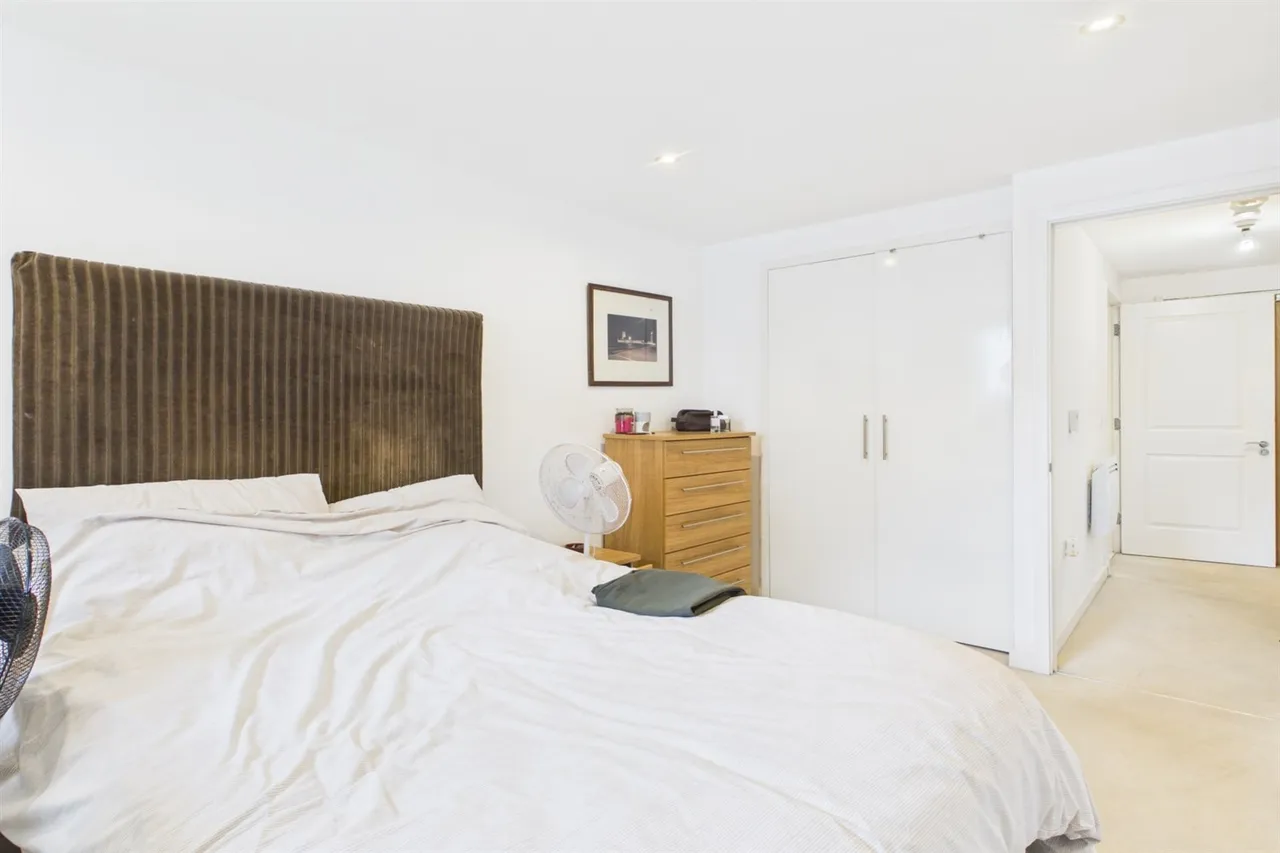Durnsford Road, London, SW19, photo 7