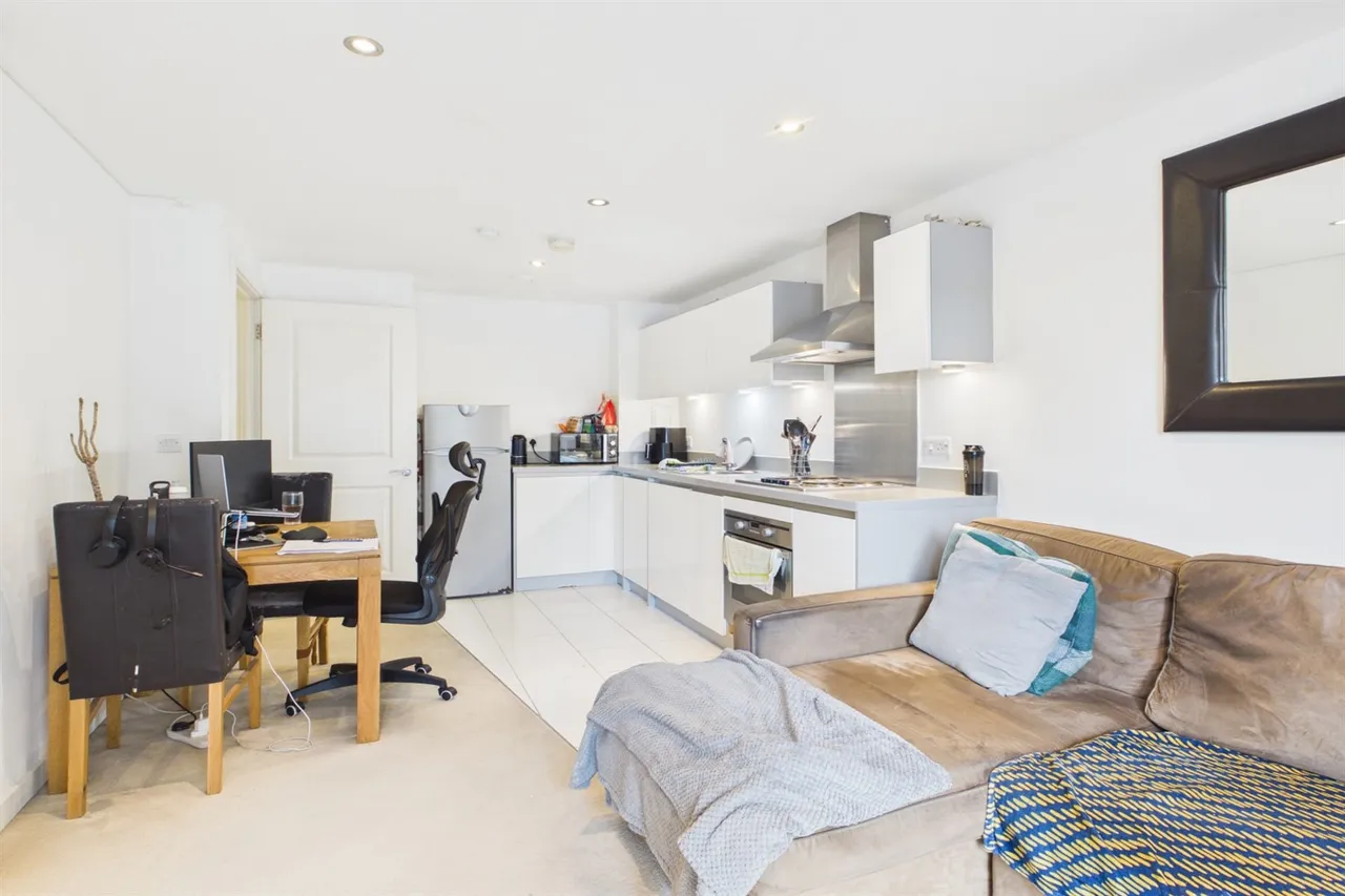Durnsford Road, London, SW19, photo 5