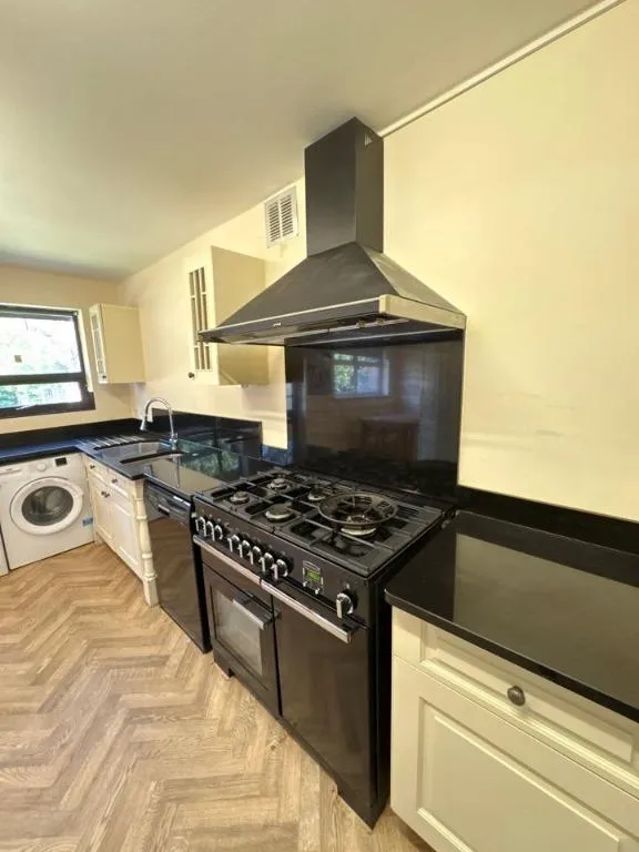 Mauldeth Road, Withington, M14, photo 2