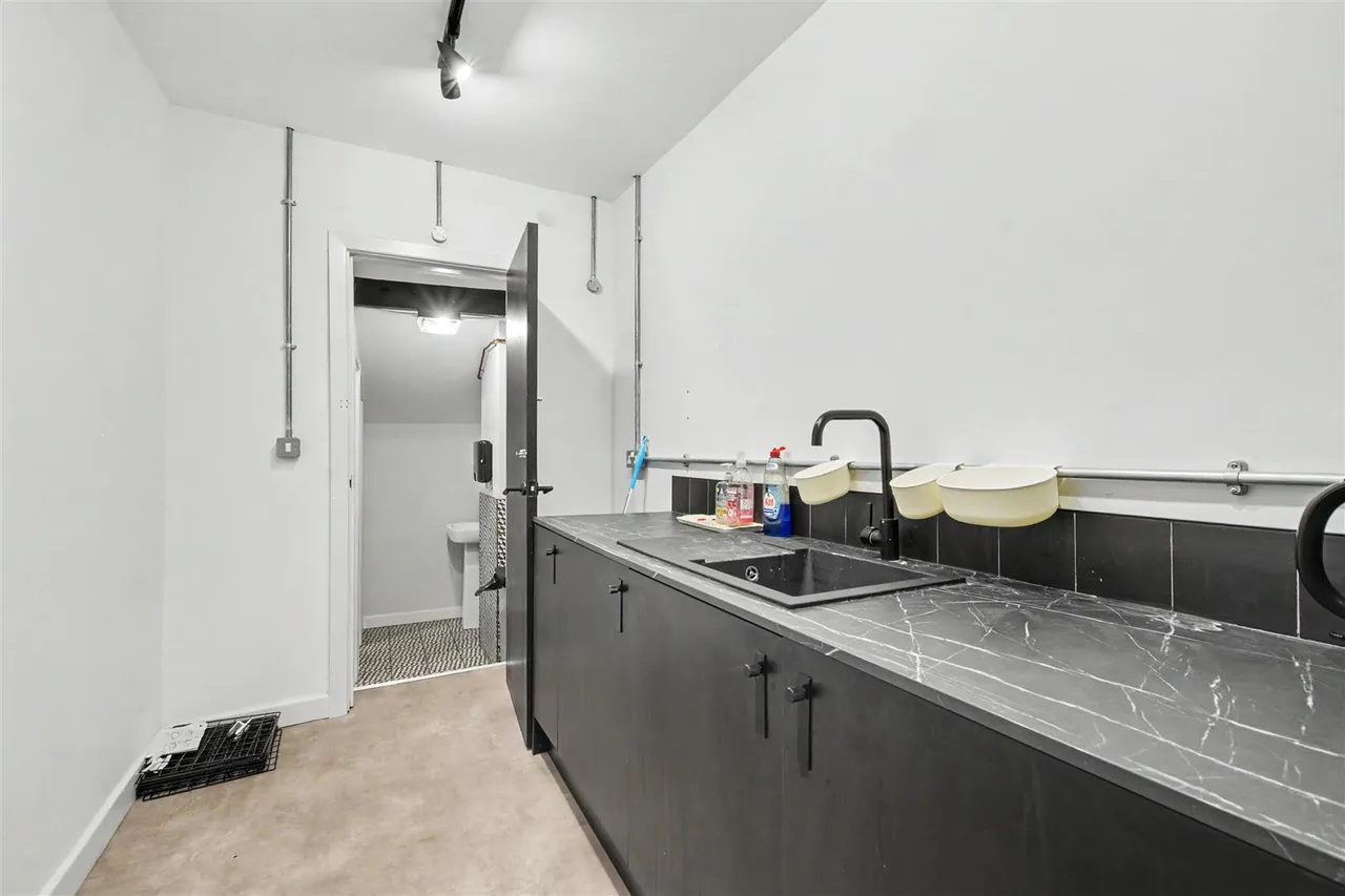 Main Street, Kimberley, NG16, photo 10