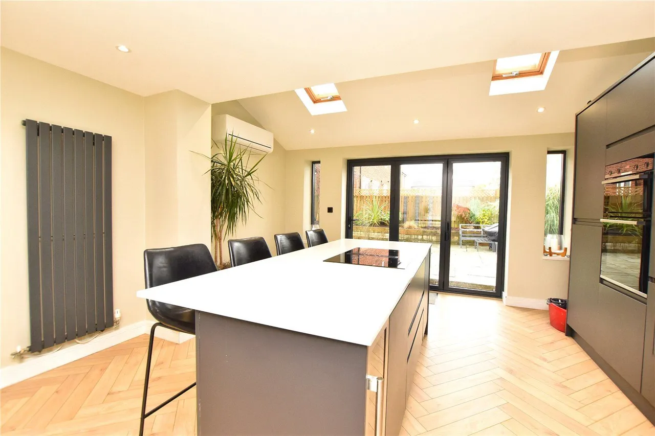 Beaconsfield Road, Balderstone, OL11, photo 6
