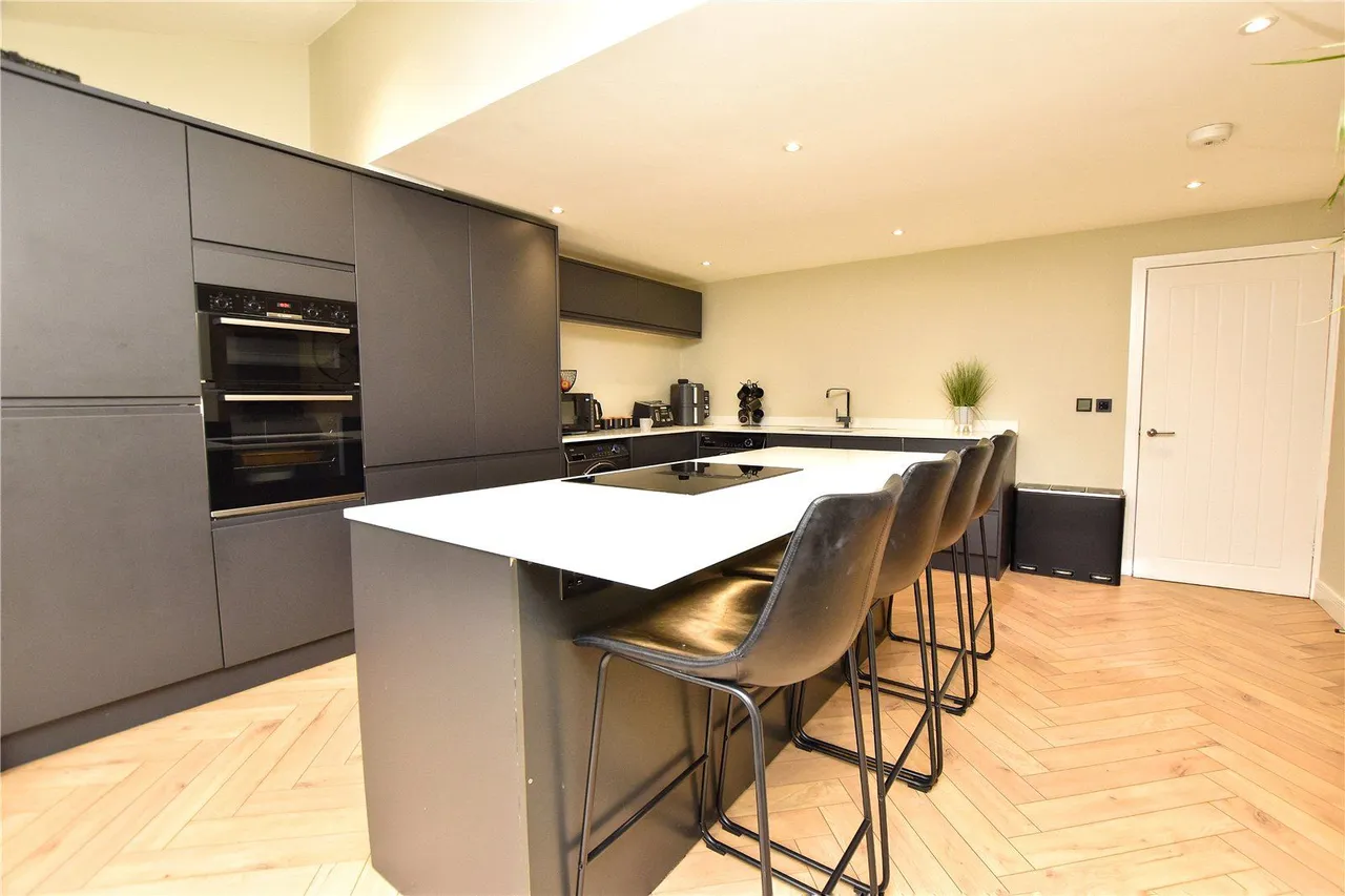 Beaconsfield Road, Balderstone, OL11, photo 5
