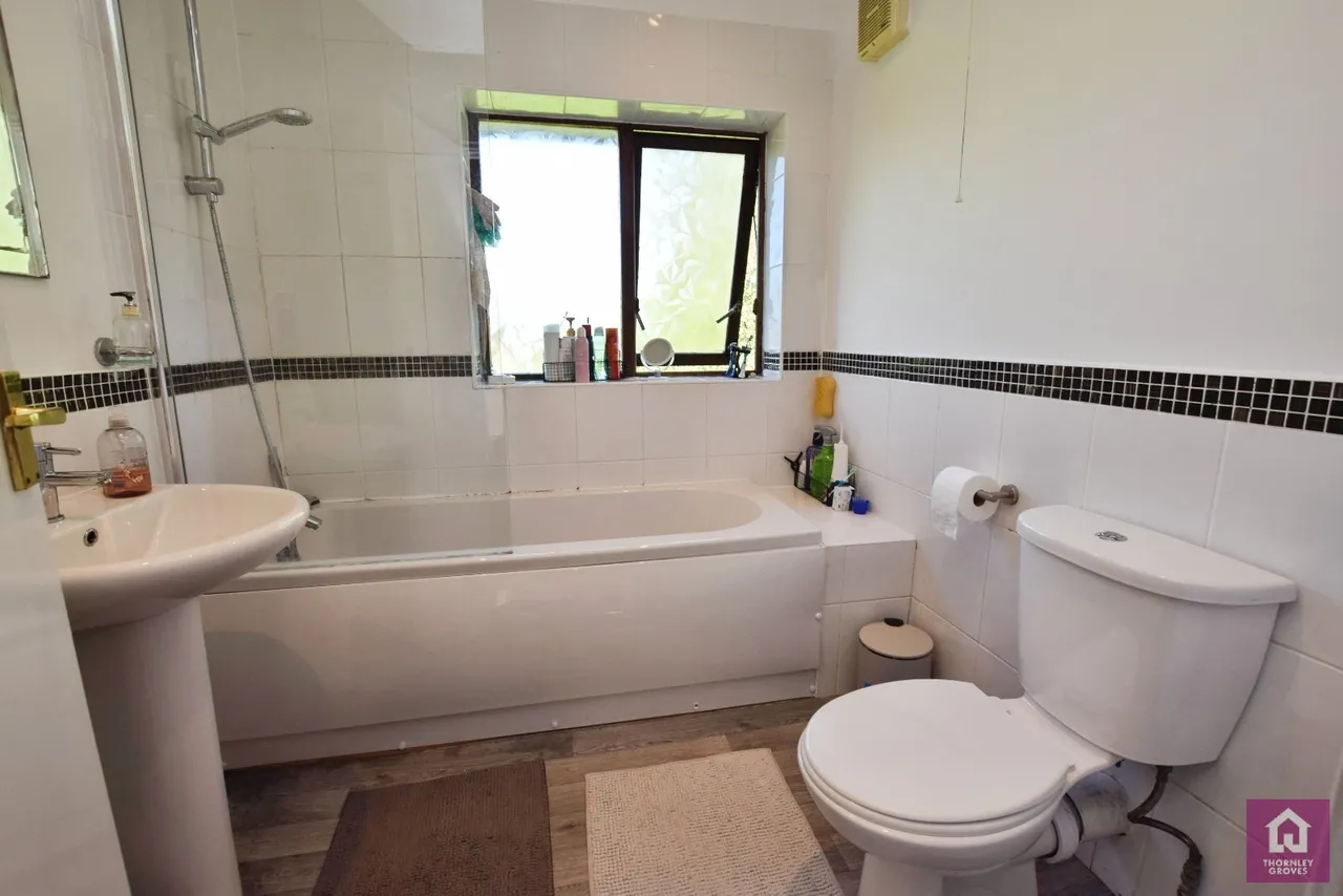 Derbyshire Road, Sale, M33, photo 8