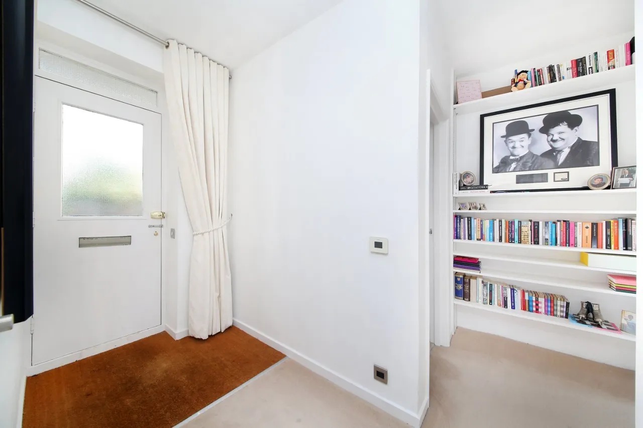 Vicarage Crescent, London, SW11, photo 10