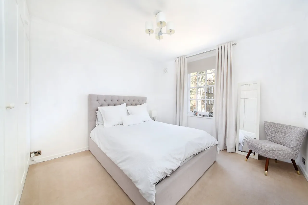Vicarage Crescent, London, SW11, photo 3