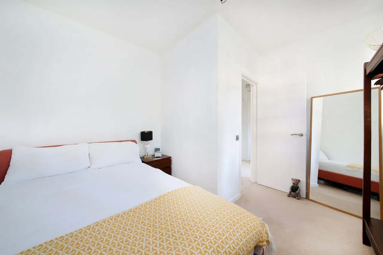 Vicarage Crescent, London, SW11, photo 4