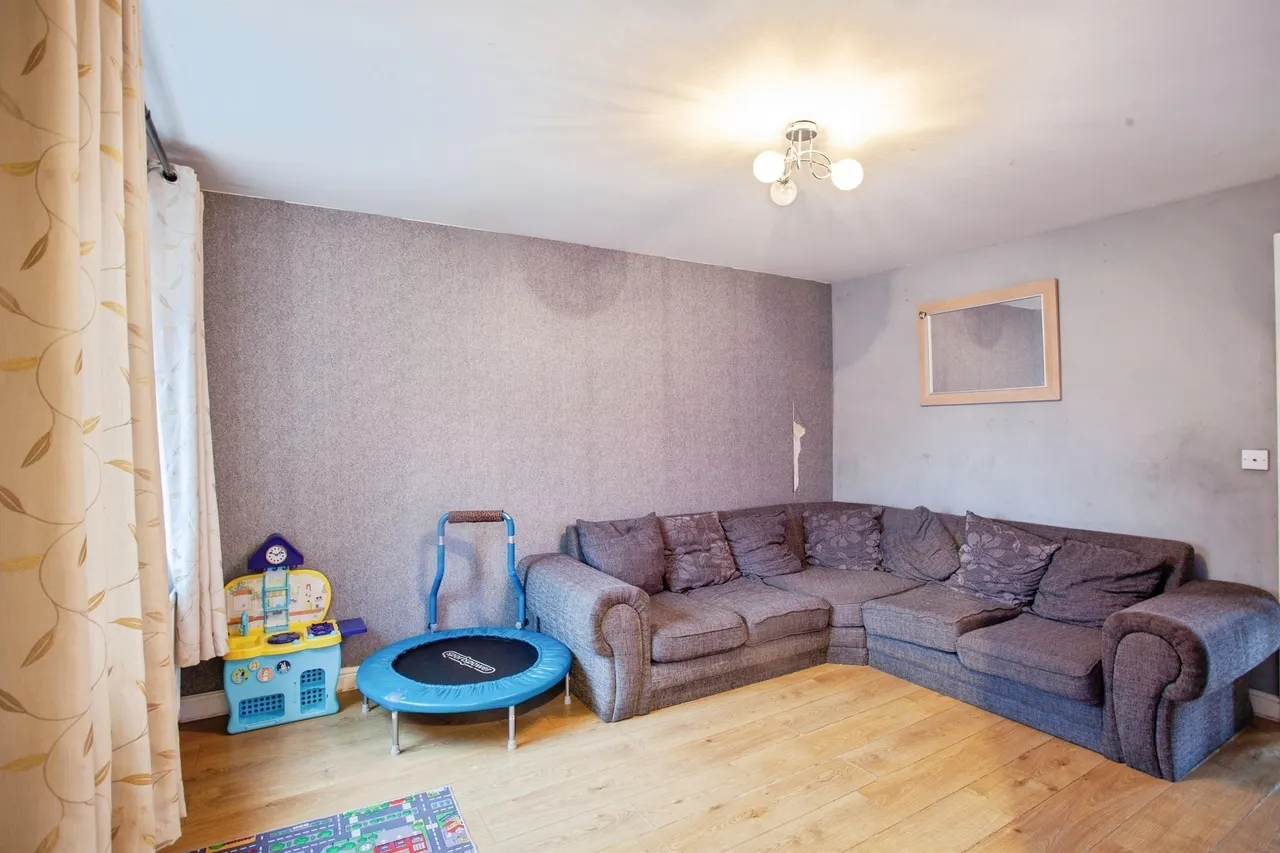 Kingfisher Drive, Wombwell, Barnsley, photo 9