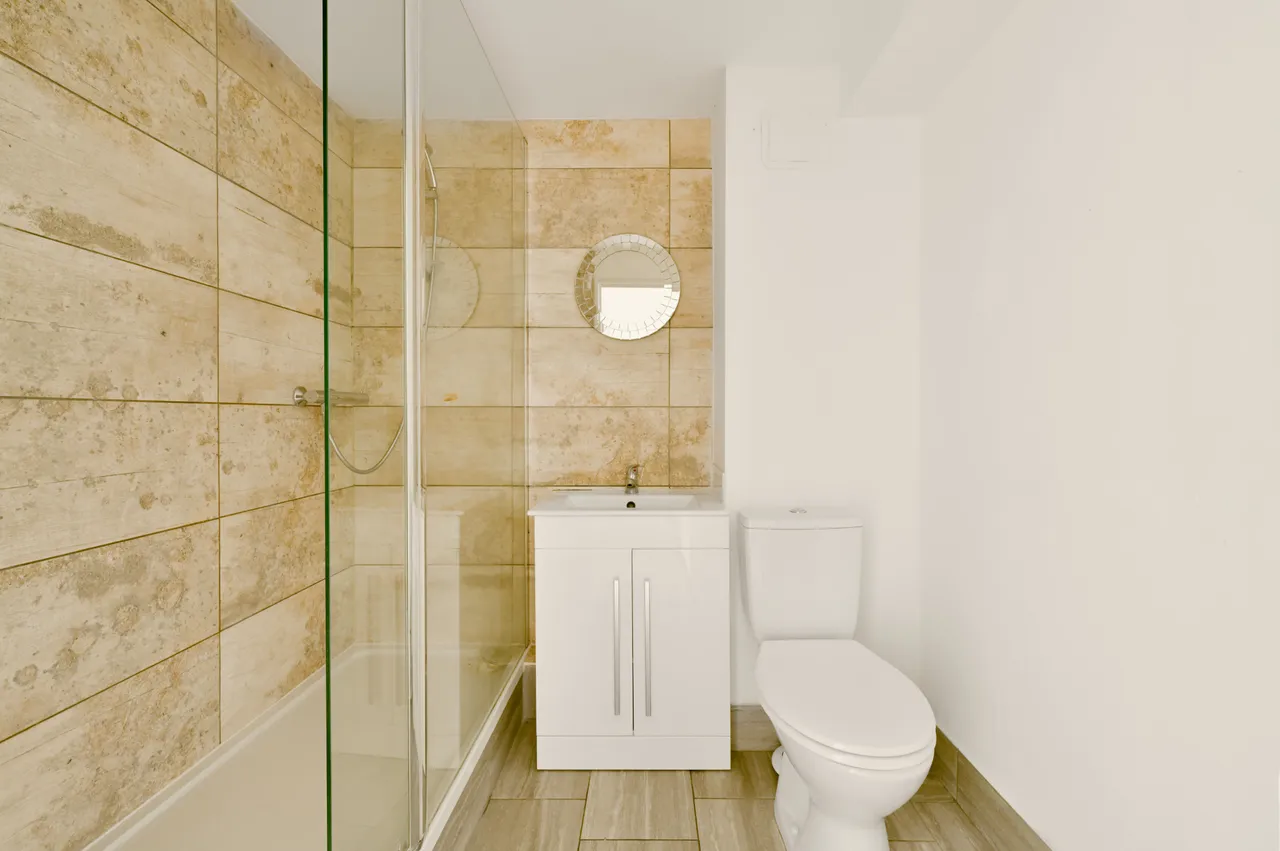 16 Galba Court, Augustus Close, Brentford Dock, photo 4