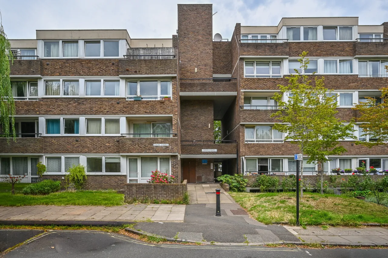 16 Galba Court, Augustus Close, Brentford Dock, photo 5