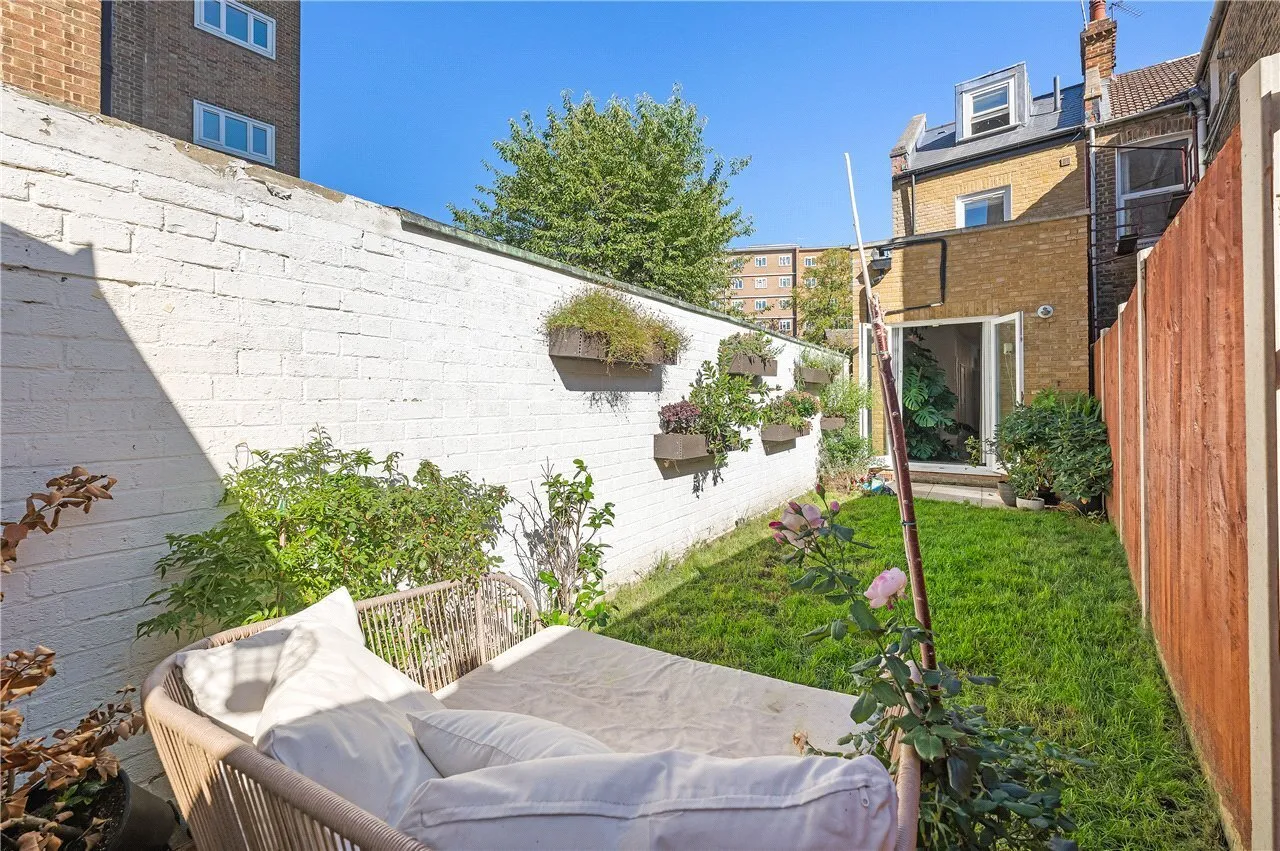 Holmewood Gardens, London, SW2, photo 16