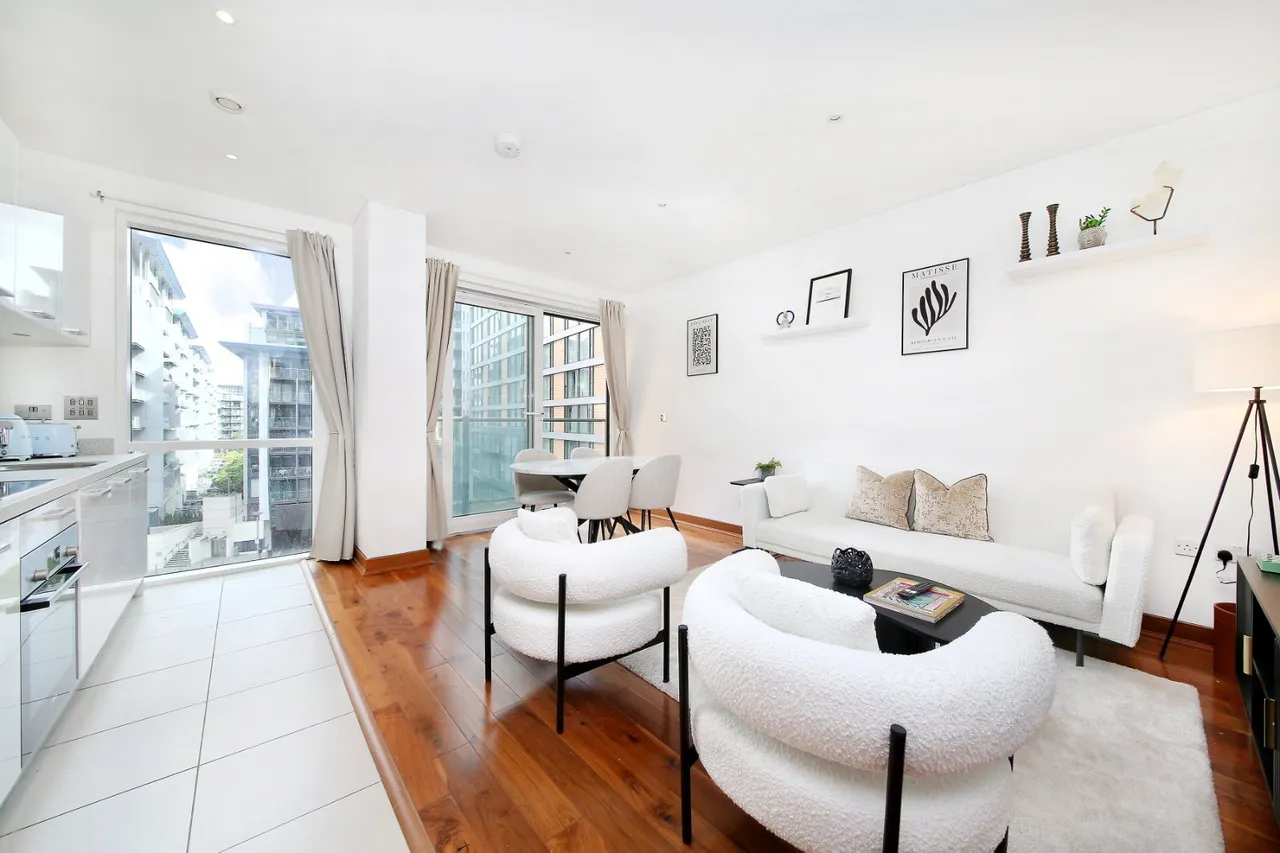 1 bed flat for sale, Queenstown Road, London, SW11