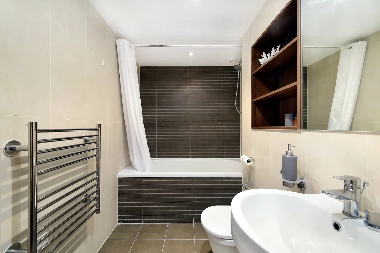 Queenstown Road, London, SW11, photo 5