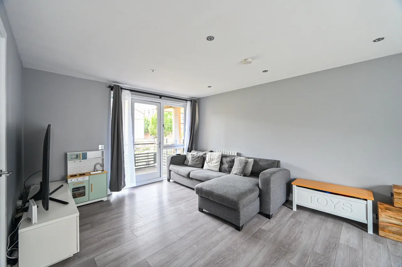 7 Arran House, Raleana Road, London, photo 11