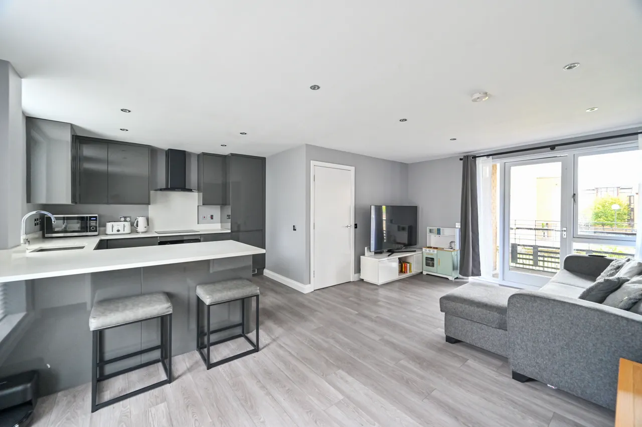 7 Arran House, Raleana Road, London, photo 2