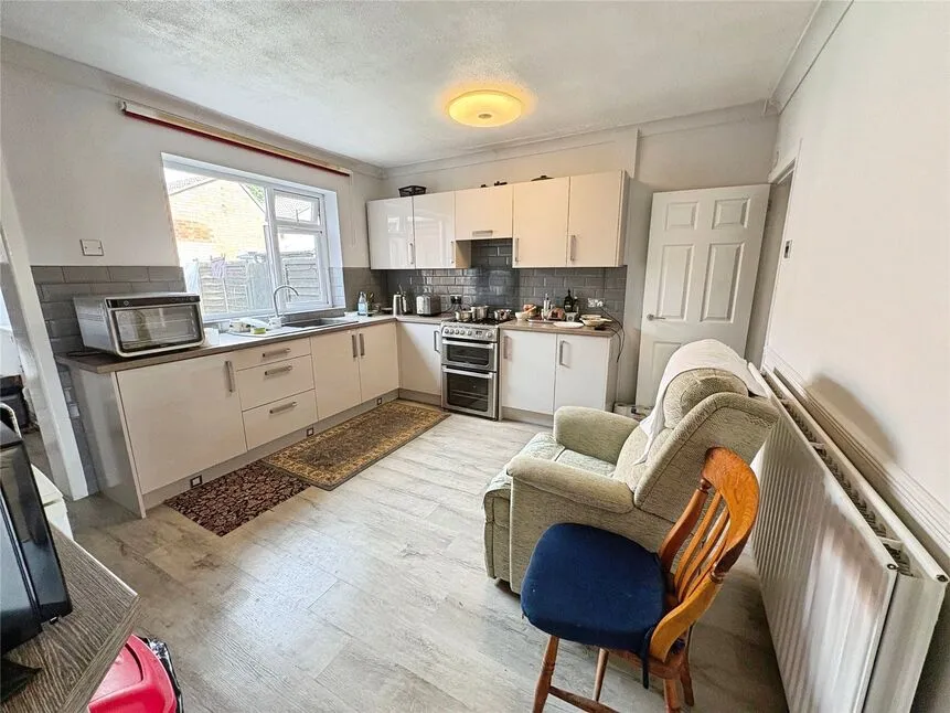School Road, Bulkington, CV12, photo 3