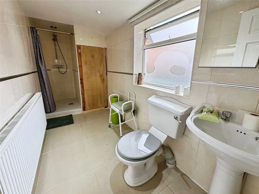School Road, Bulkington, CV12, photo 7