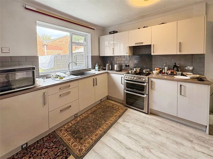 School Road, Bulkington, CV12, photo 10