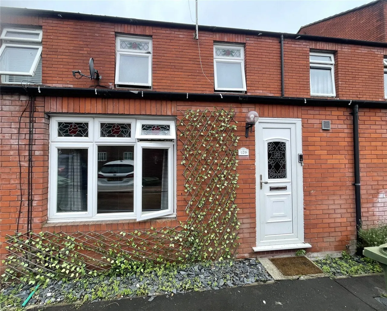 3 bed house for sale — Clayburn Circle, Basildon, Essex, SS14