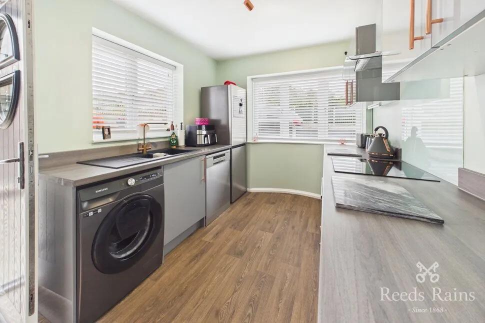 Julie Avenue, Durkar, West Yorkshire, WF4, photo 7