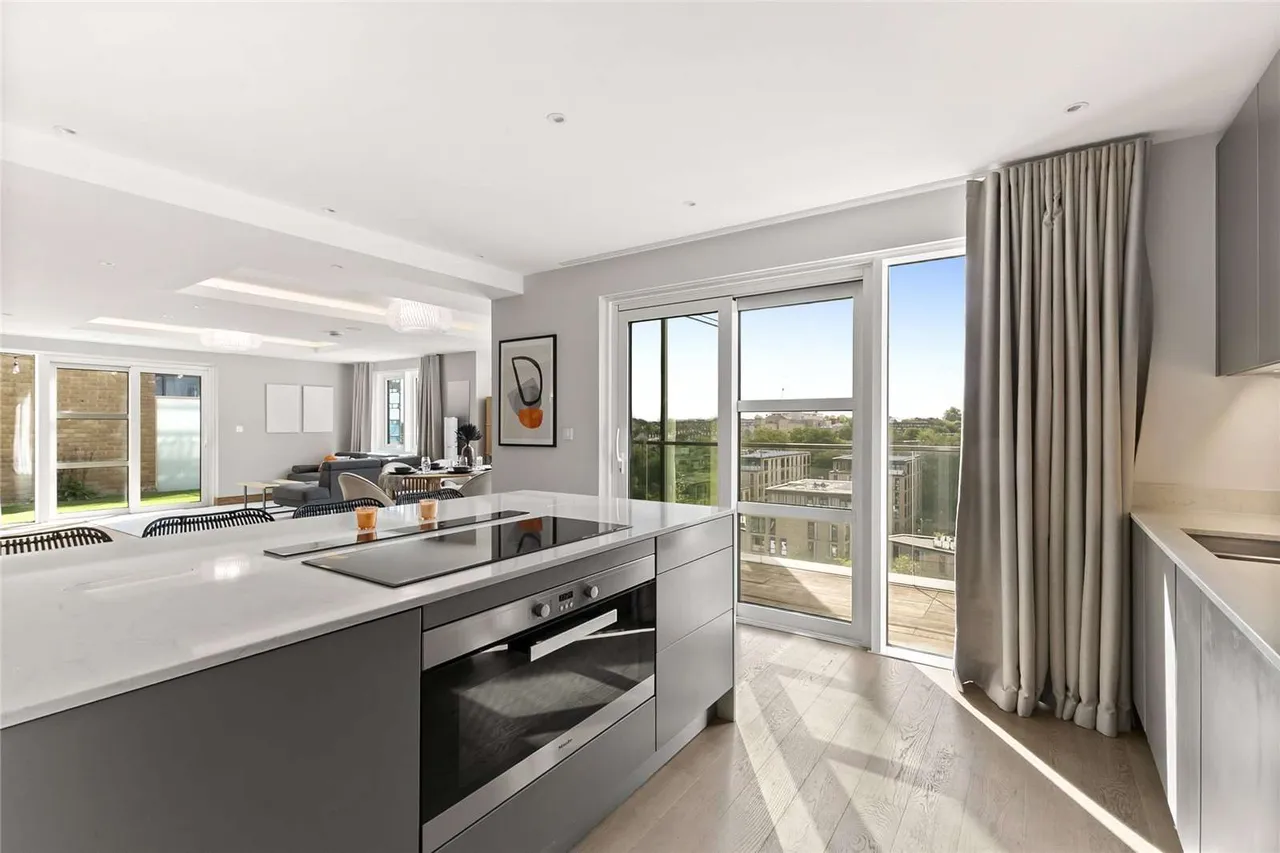 Juniper Drive, London, SW18 1GY, photo 2