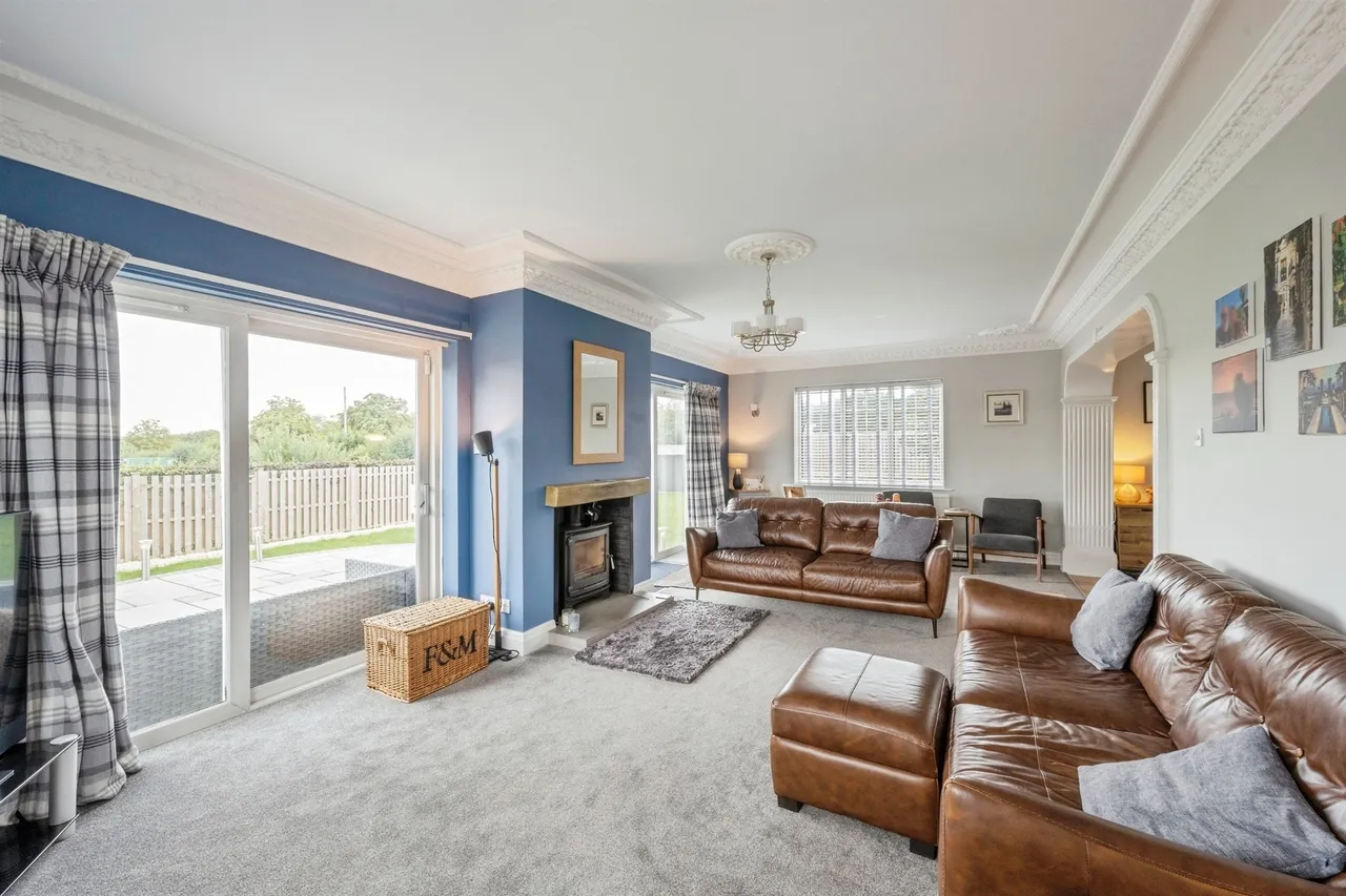Doncaster Road, Harlington, DN5, photo 3