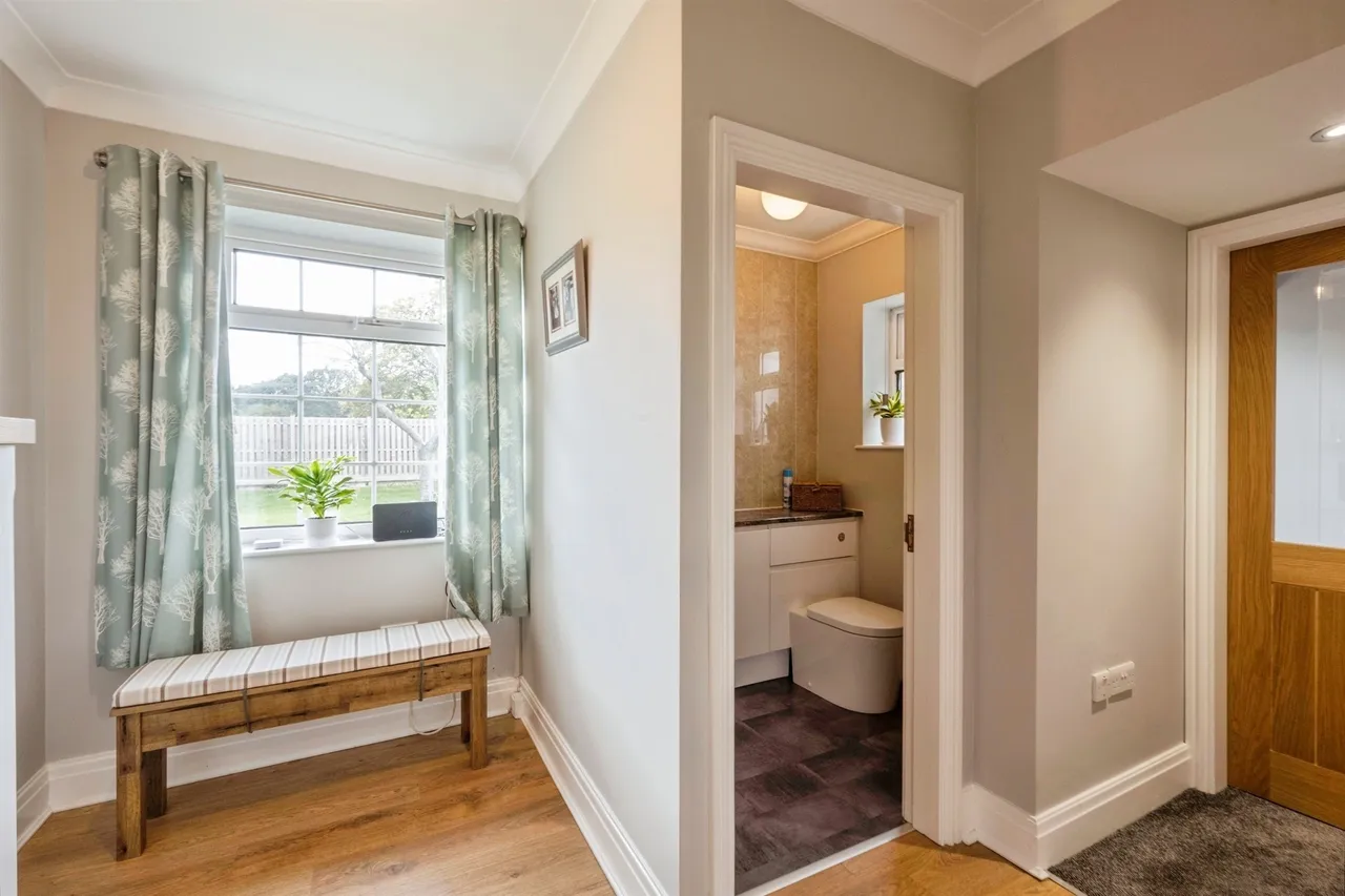 Doncaster Road, Harlington, DN5, photo 8