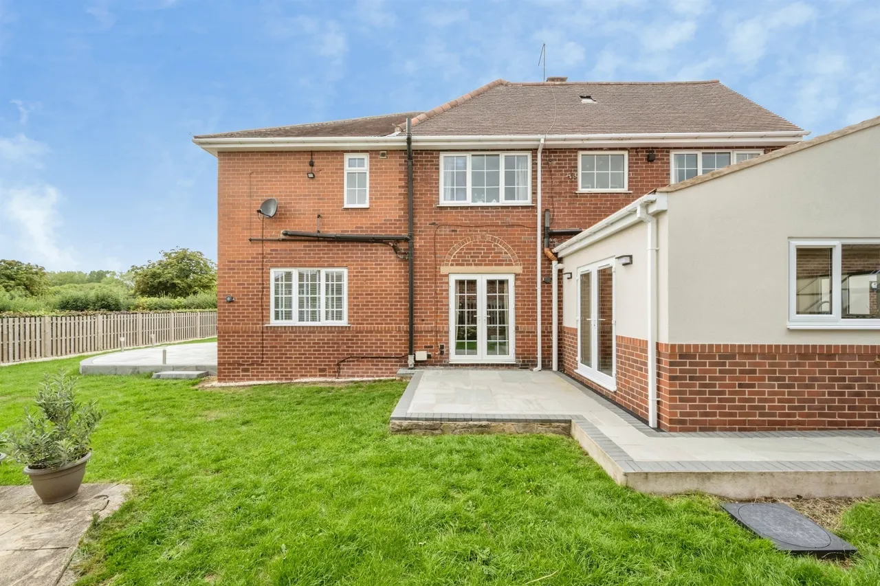 Doncaster Road, Harlington, DN5, photo 28