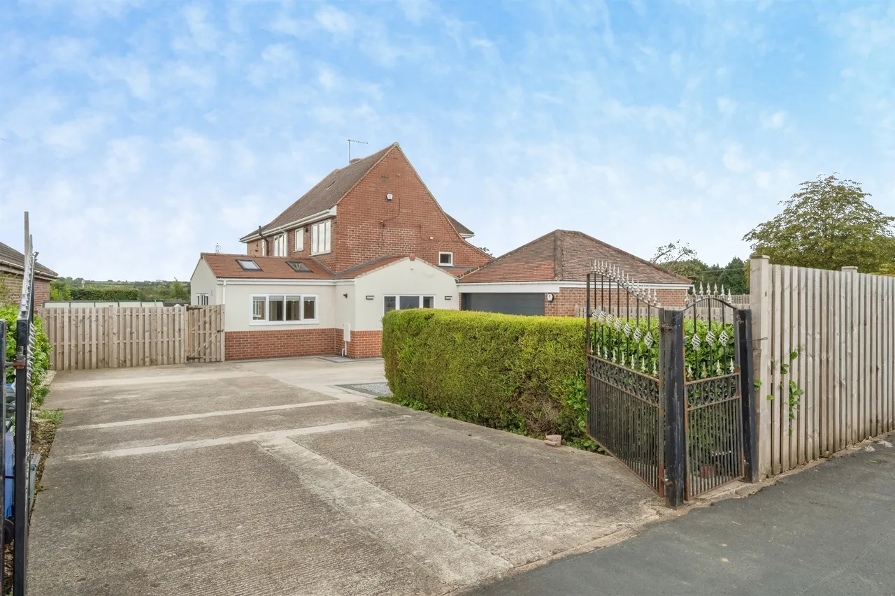 Doncaster Road, Harlington, DN5, photo 31