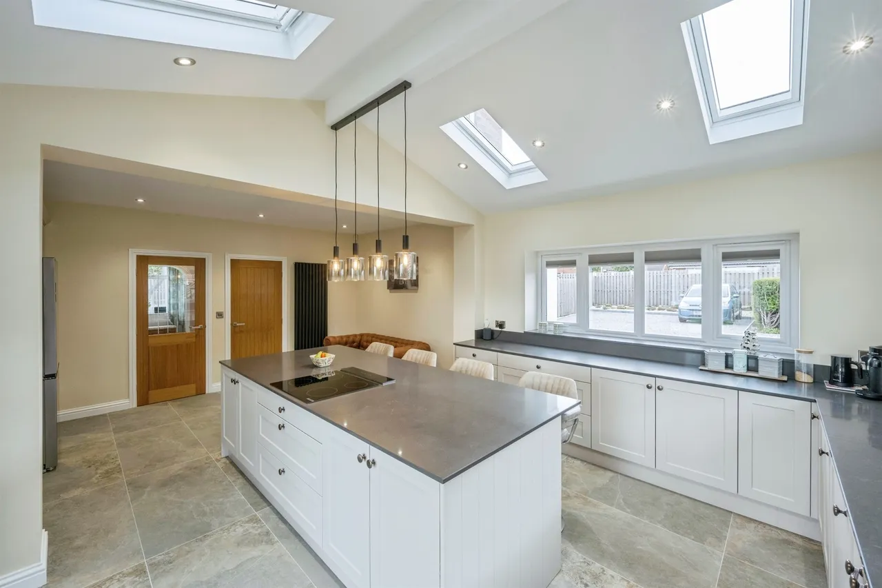 Doncaster Road, Harlington, DN5, photo 16