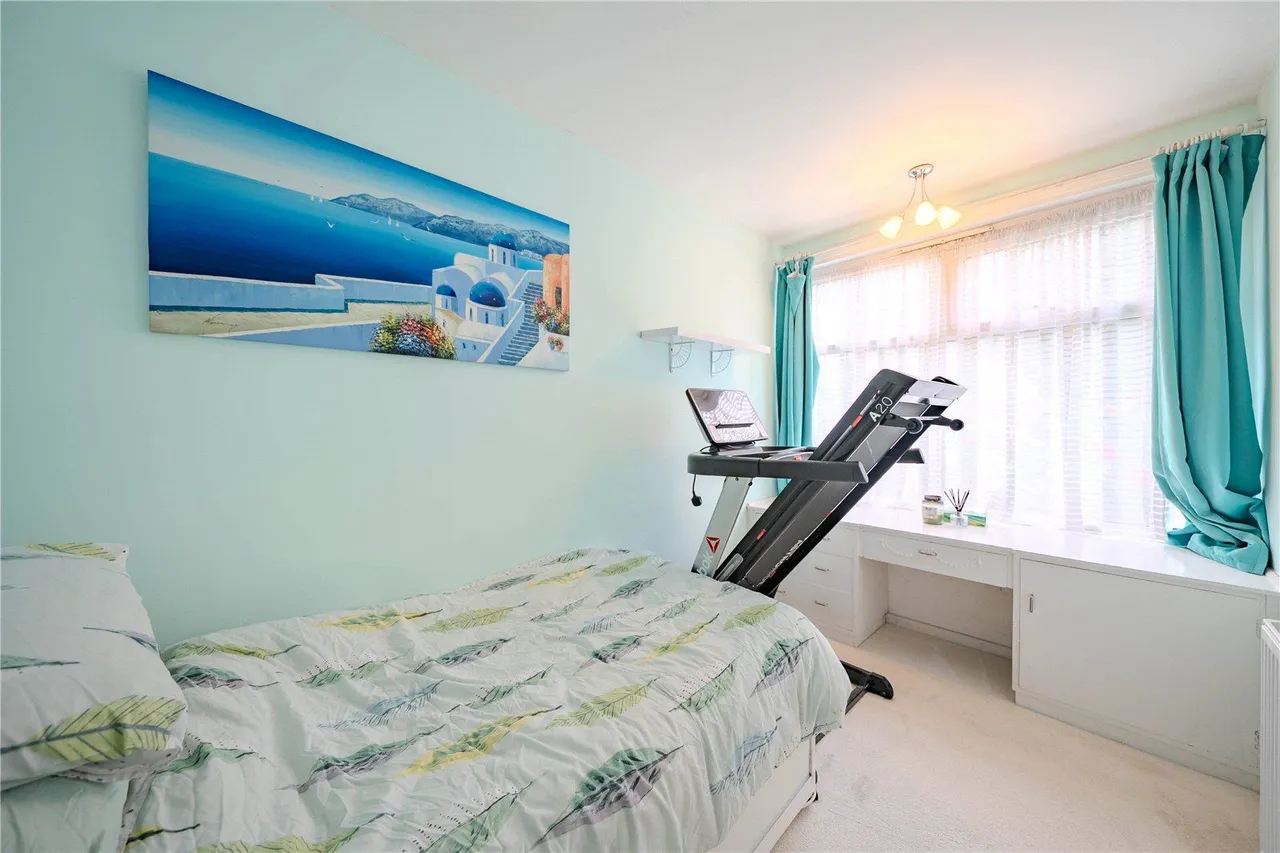 High Moor Court, Leeds, LS17, photo 5