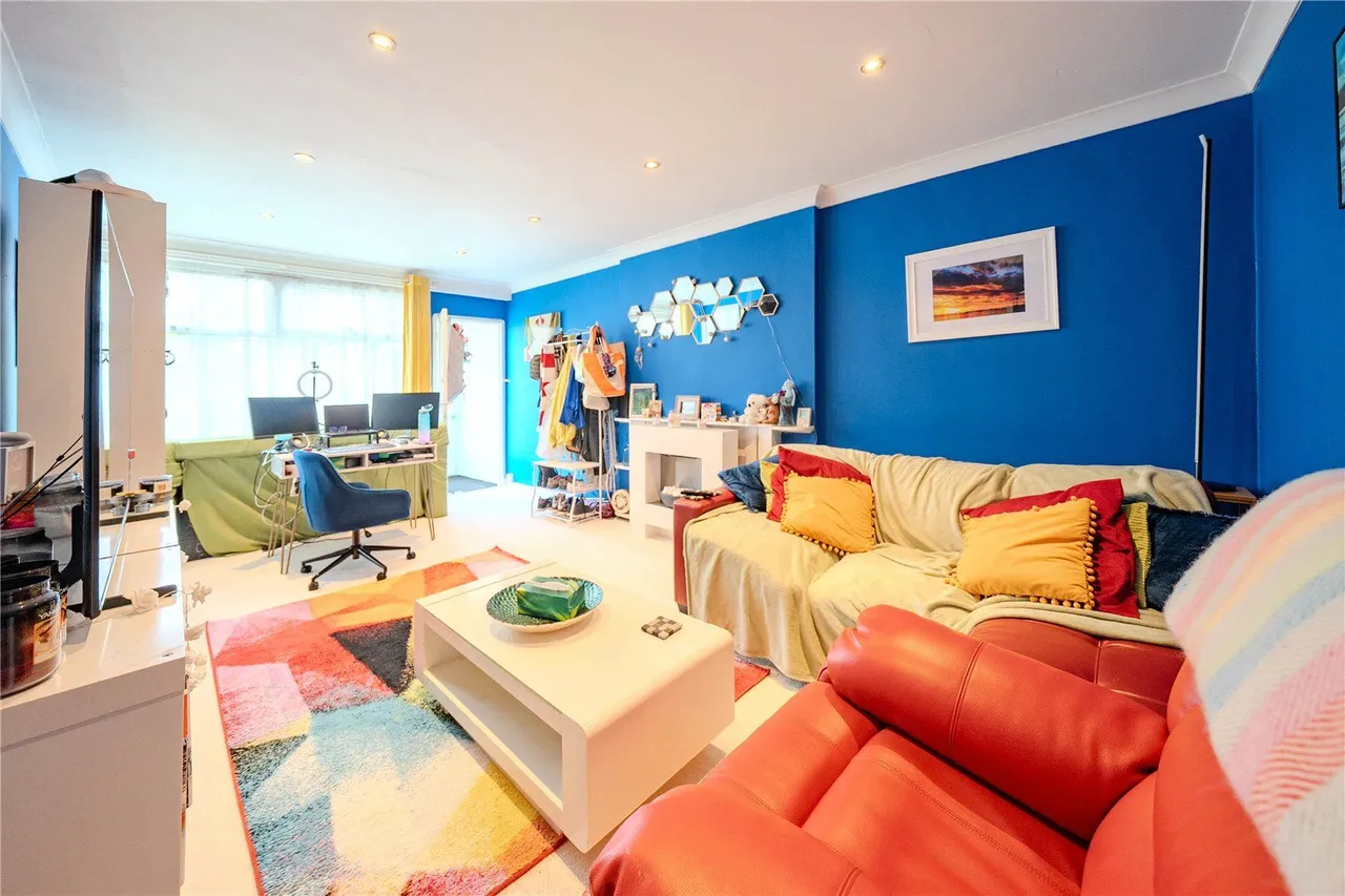 High Moor Court, Leeds, LS17, photo 10