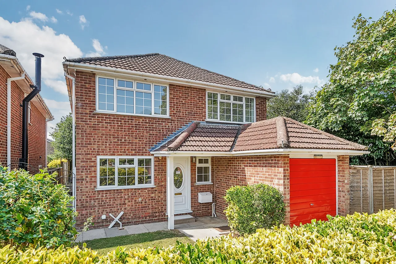 4 bed house for sale — Cumberland Avenue, Basingstoke, RG22