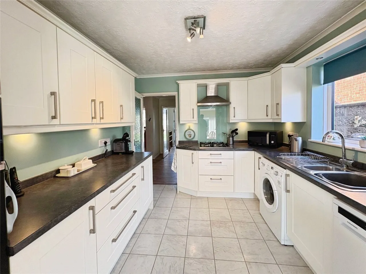 Angmering, BN16, photo 2