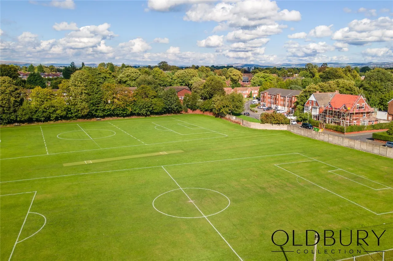 Bury Old Road, Prestwich, M7, photo 18