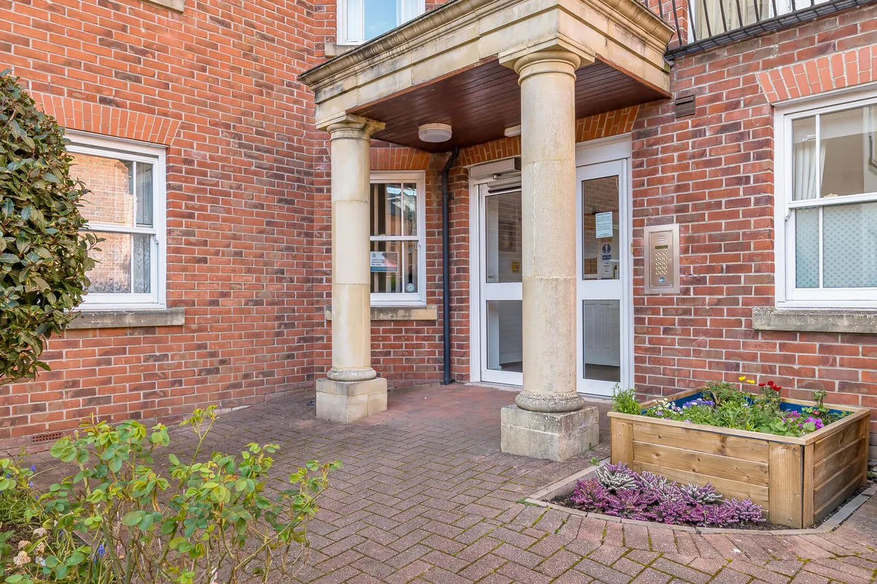 New Park Street, Devizes, SN10, photo 11