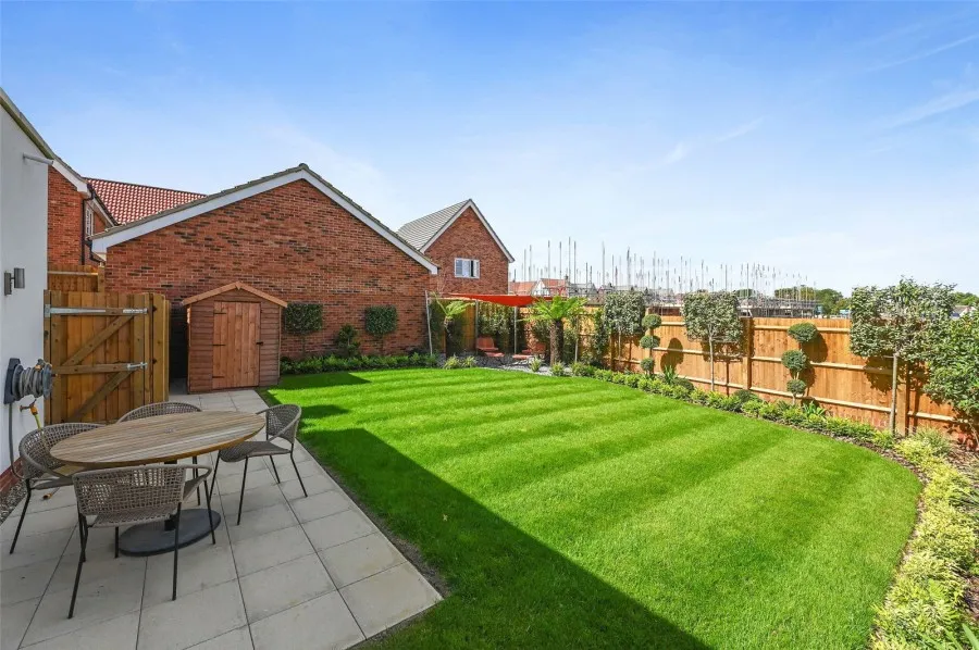with 3 bedrooms in Great Chesterford, Nr Saffron Walden, CB10, photo 12