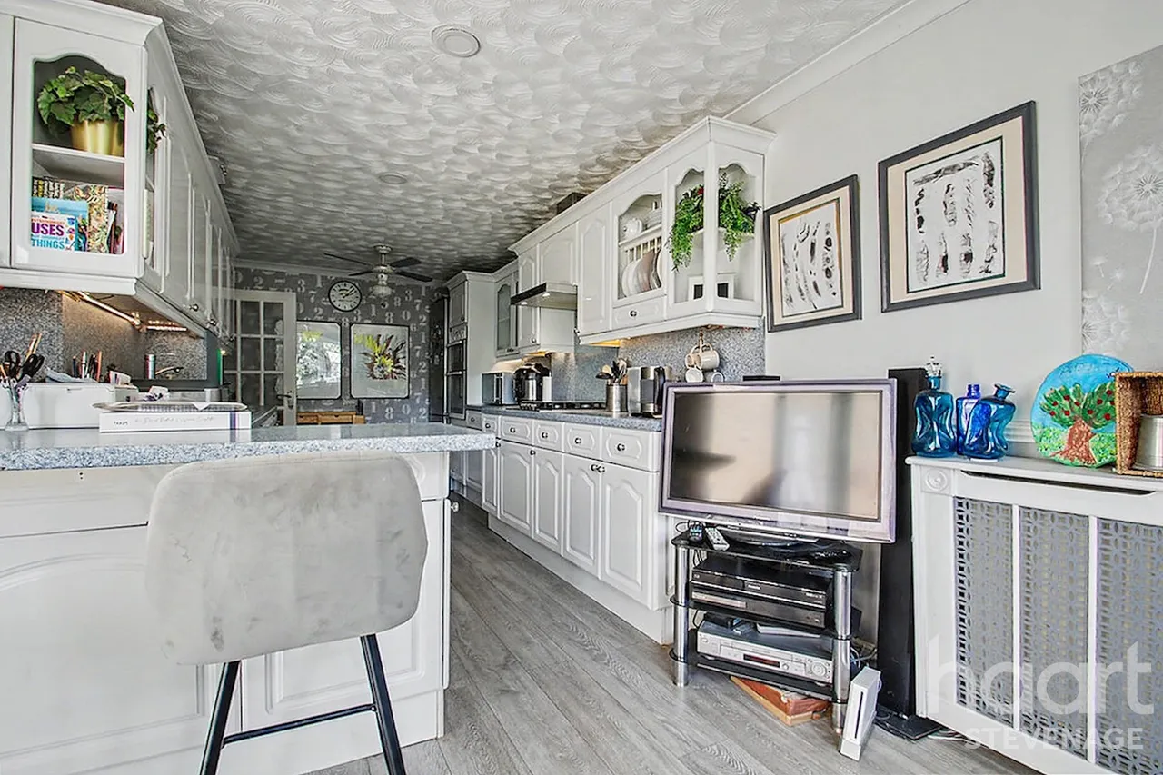 York Road, Stevenage, SG1, photo 10
