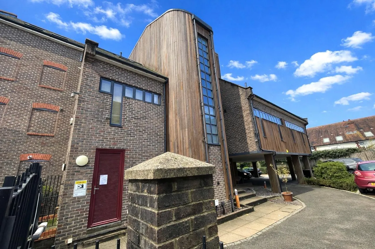 2 bed flat for sale, Bepton Road, Midhurst, GU29
