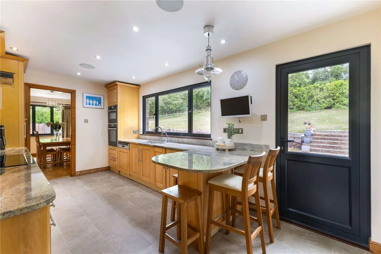North Park Lane, Godstone, Surrey, RH9 8ND, photo 3