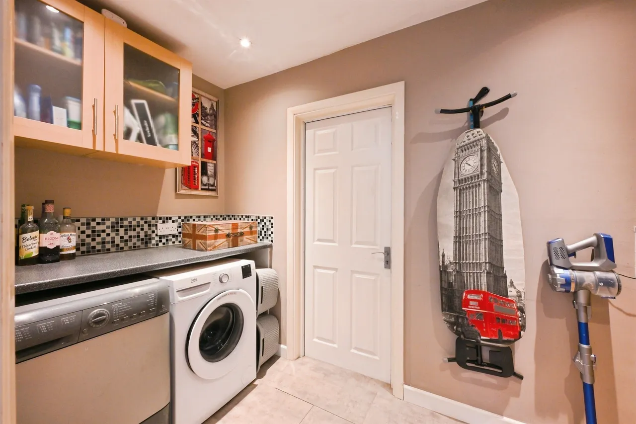 Ware Road, Hailey, Hertford, photo 9