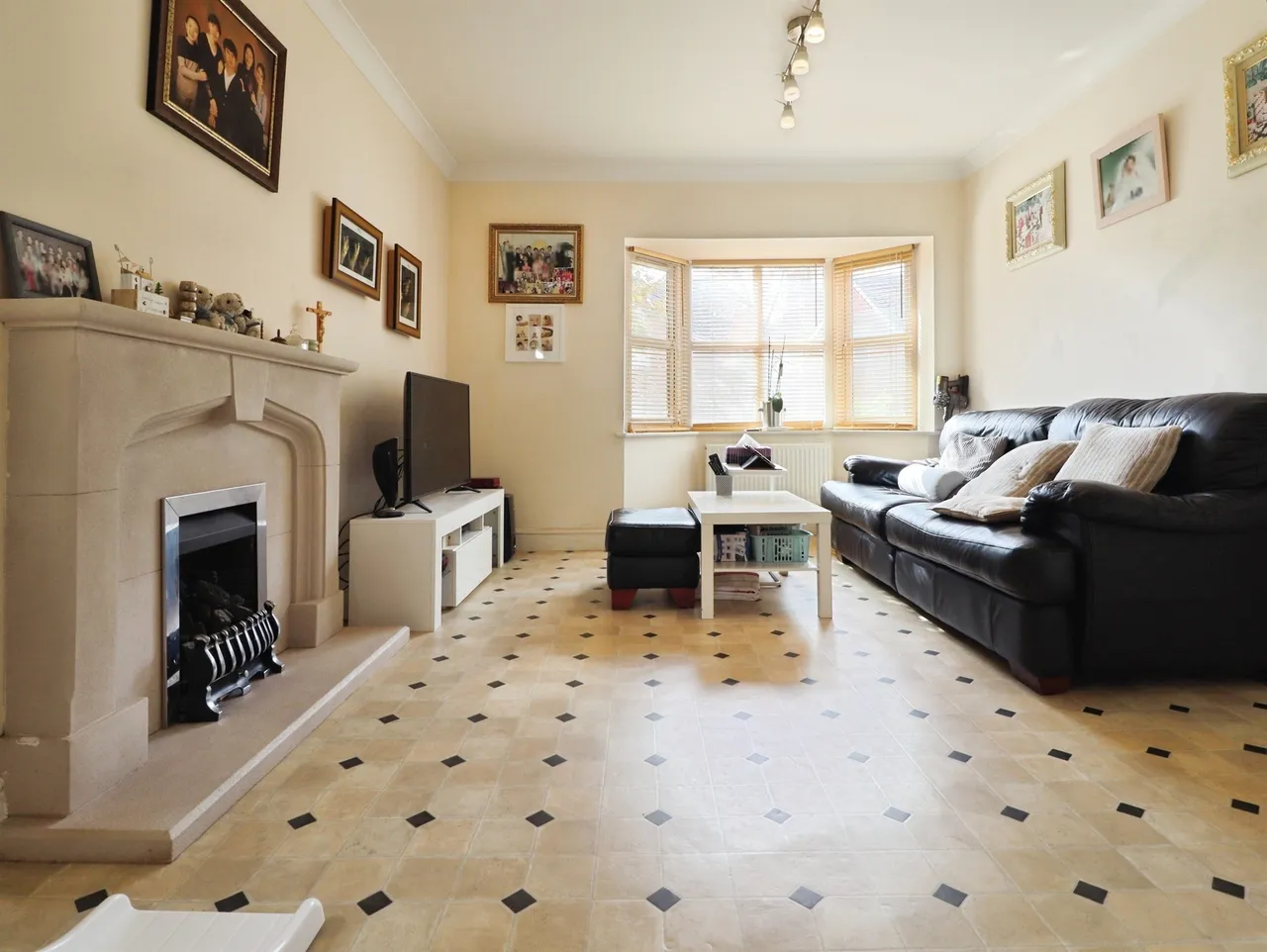 Clos Padrig Cardiff, CF3, photo 7