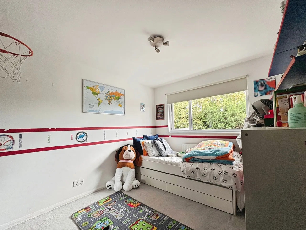 White Cottage Close, Farnham, GU9, photo 7